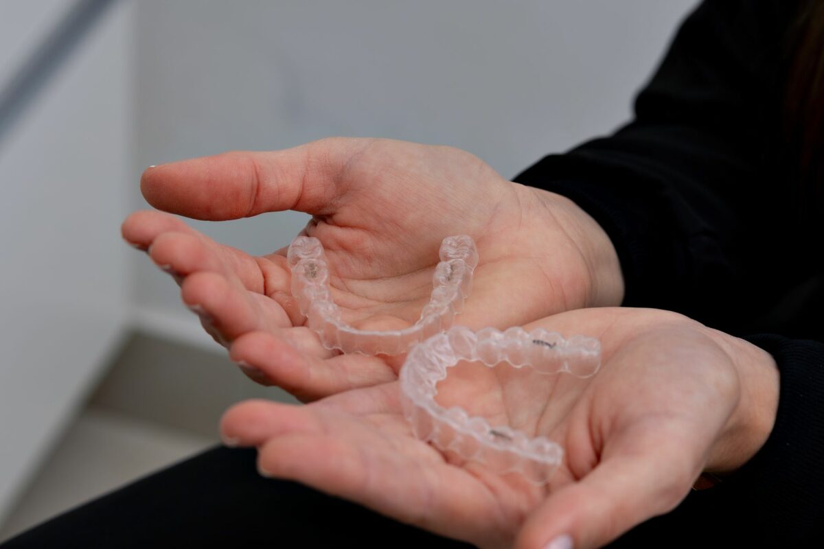 Aligneurs transparents et soda : ce qu&rsquo;une étude révèle sur le pH sous la gouttière