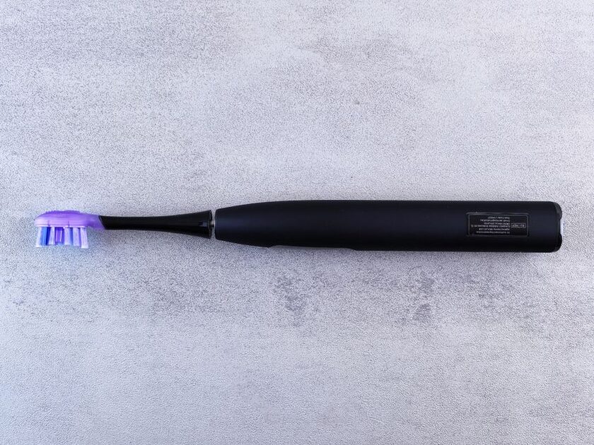 Pro 1 750 avec capteur de pression et étui Oral-B